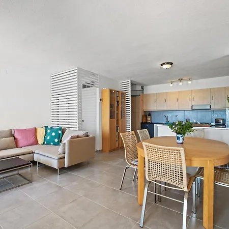 Beachfront Bliss Seaside Retreat Apartment *